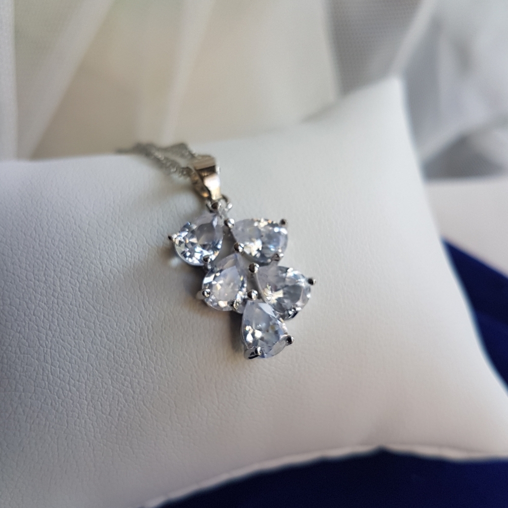 Swarovski Elements 925 Sterling Silver Clear Teardrop Cluster Necklace NEW - Picture 8 of 16